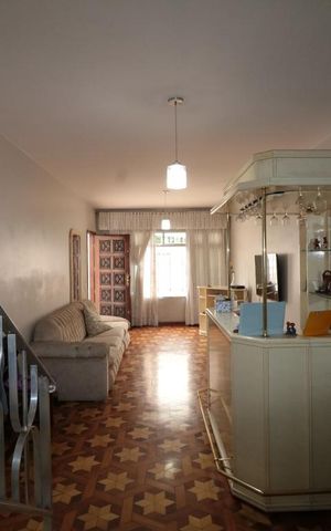 Casa à venda com 200m², 4 quartos e 2 vagasSala