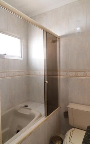 Casa à venda com 200m², 4 quartos e 2 vagasBanheiro da Suite