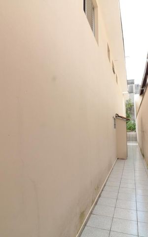 Casa à venda com 200m², 4 quartos e 2 vagasCorredor