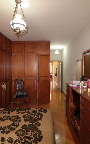 Casa à venda com 200m², 4 quartos e 2 vagasSuite