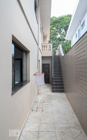 Casa para alugar com 170m², 4 quartos e 3 vagas Casa para alugar com 170m², 4 quartos e 3 vagascorredor lateral
