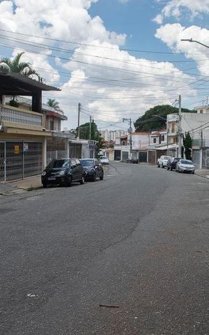 Casa para alugar com 170m², 4 quartos e 3 vagas Casa para alugar com 170m², 4 quartos e 3 vagasvista rua