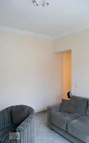 Casa para alugar com 170m², 4 quartos e 3 vagas Casa para alugar com 170m², 4 quartos e 3 vagassala tv