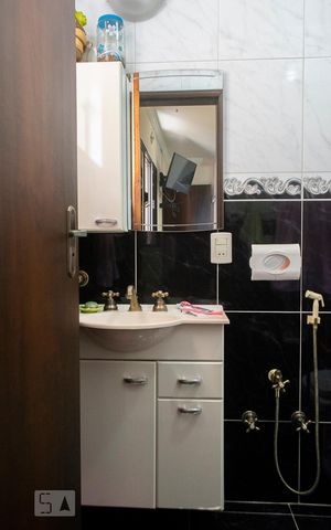 Casa para alugar com 170m², 4 quartos e 3 vagas Casa para alugar com 170m², 4 quartos e 3 vagasbanheiro quarto 4
