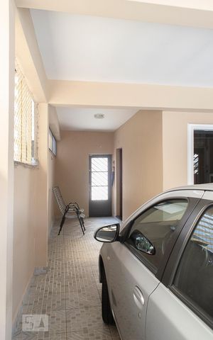 Casa para alugar com 170m², 4 quartos e 3 vagas Casa para alugar com 170m², 4 quartos e 3 vagasgaragem
