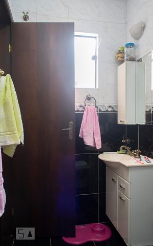 Casa para alugar com 170m², 4 quartos e 3 vagas Casa para alugar com 170m², 4 quartos e 3 vagasbanheiro quarto 4
