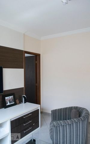 Casa para alugar com 170m², 4 quartos e 3 vagas Casa para alugar com 170m², 4 quartos e 3 vagassala tv