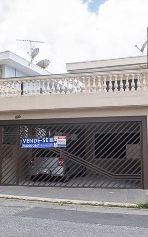 Casa para alugar com 170m², 4 quartos e 3 vagas Casa para alugar com 170m², 4 quartos e 3 vagasfachada