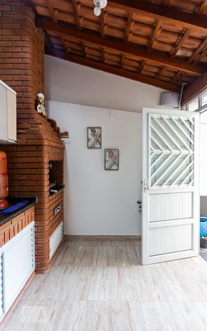 Casa à venda com 228m², 3 quartos e 5 vagas Casa à venda com 228m², 3 quartos e 5 vagasChurrasqueira