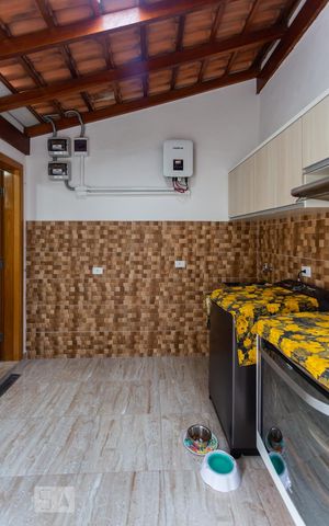 Casa à venda com 228m², 3 quartos e 5 vagas Casa à venda com 228m², 3 quartos e 5 vagasÁrea de Serviço