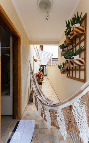 Casa à venda com 228m², 3 quartos e 5 vagas Casa à venda com 228m², 3 quartos e 5 vagasCorredor