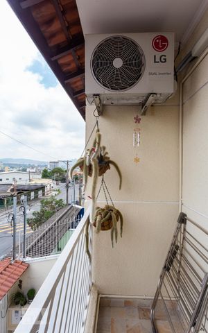 Casa à venda com 228m², 3 quartos e 5 vagas Casa à venda com 228m², 3 quartos e 5 vagasVaranda