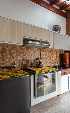 Casa à venda com 228m², 3 quartos e 5 vagas Casa à venda com 228m², 3 quartos e 5 vagasChurrasqueira
