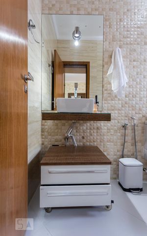 Casa à venda com 228m², 3 quartos e 5 vagas Casa à venda com 228m², 3 quartos e 5 vagasBanheiro da Suíte