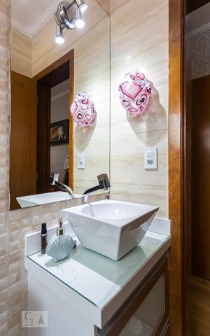Casa à venda com 228m², 3 quartos e 5 vagas Casa à venda com 228m², 3 quartos e 5 vagasBanheiro da Suíte 3