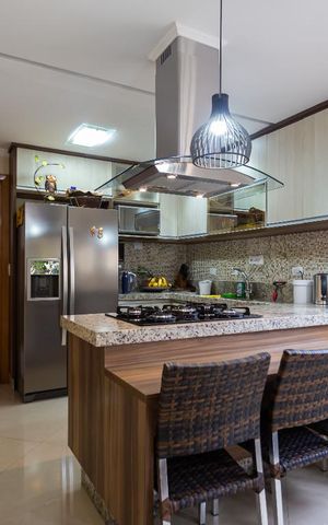 Casa à venda com 228m², 3 quartos e 5 vagas Casa à venda com 228m², 3 quartos e 5 vagasCozinha