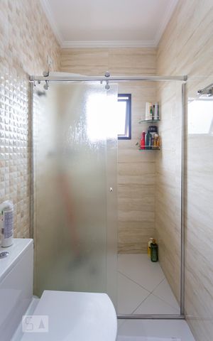Casa à venda com 228m², 3 quartos e 5 vagas Casa à venda com 228m², 3 quartos e 5 vagasBanheiro da Suíte