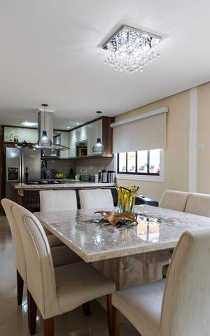Casa à venda com 228m², 3 quartos e 5 vagas Casa à venda com 228m², 3 quartos e 5 vagasSala de Jantar