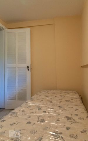 Casa de condomínio à venda com 220m², 3 quartos e 2 vagas Casa de condomínio à venda com 220m², 3 quartos e 2 vagasQuarto de serviço