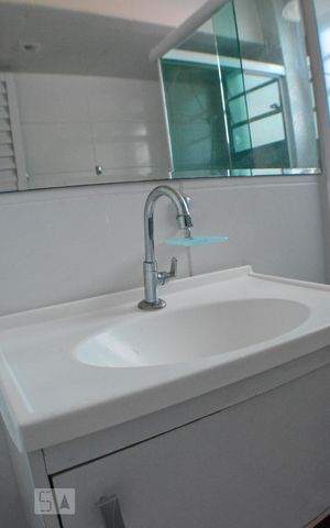 Casa de condomínio para alugar com 240m², 3 quartos e 1 vagaBanheiro Social