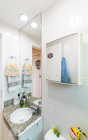 Apartamento à venda com 68m², 2 quartos e 2 vagas Apartamento à venda com 68m², 2 quartos e 2 vagasBanheiro Social