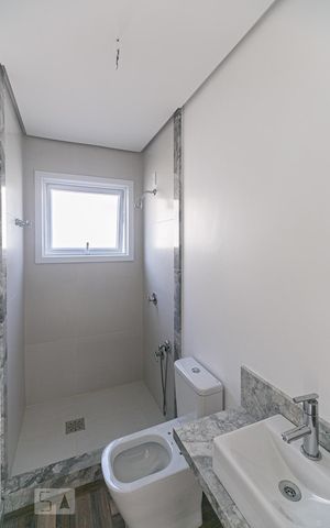 Casa de condomínio à venda com 506m², 3 quartos e 3 vagas Casa de condomínio à venda com 506m², 3 quartos e 3 vagasBanheiro da Cobertura