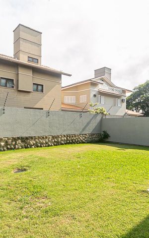 Casa de condomínio à venda com 506m², 3 quartos e 3 vagas Casa de condomínio à venda com 506m², 3 quartos e 3 vagasQuintal
