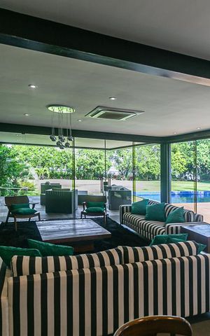 Casa de condomínio à venda com 506m², 3 quartos e 3 vagas Casa de condomínio à venda com 506m², 3 quartos e 3 vagasÁrea comum