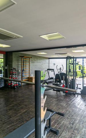 Casa de condomínio à venda com 506m², 3 quartos e 3 vagas Casa de condomínio à venda com 506m², 3 quartos e 3 vagasÁrea comum - Academia