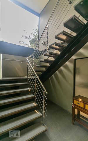 Casa de condomínio à venda com 506m², 3 quartos e 3 vagas Casa de condomínio à venda com 506m², 3 quartos e 3 vagasÁrea comum