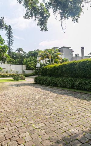 Casa de condomínio à venda com 506m², 3 quartos e 3 vagas Casa de condomínio à venda com 506m², 3 quartos e 3 vagasÁrea comum