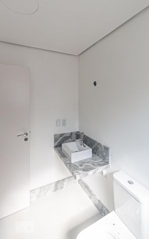 Casa de condomínio à venda com 506m², 3 quartos e 3 vagas Casa de condomínio à venda com 506m², 3 quartos e 3 vagasBanheiro do Quarto 1