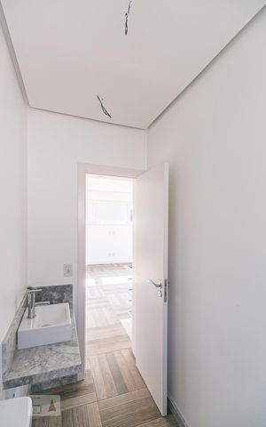Casa de condomínio à venda com 506m², 3 quartos e 3 vagas Casa de condomínio à venda com 506m², 3 quartos e 3 vagasBanheiro da Cobertura
