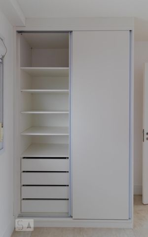Apartamento à venda com 87m², 3 quartos e 2 vagas Apartamento à venda com 87m², 3 quartos e 2 vagasQuarto 02 - Armário
