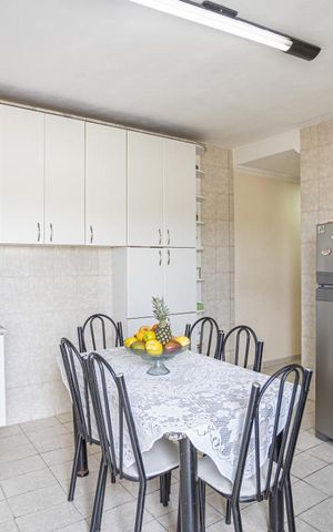 Casa à venda com 260m², 4 quartos e 2 vagasCozinha