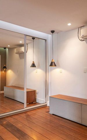 Casa à venda com 355m², 3 quartos e 5 vagas Casa à venda com 355m², 3 quartos e 5 vagasQuarto 4 - Suíte