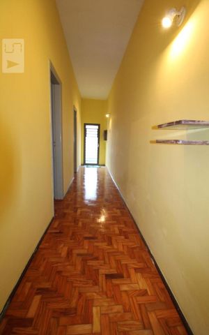 Casa à venda com 85m², 4 quartos e 6 vagasCorredor de entrada