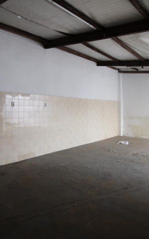 Casa à venda com 85m², 4 quartos e 6 vagasQuintal