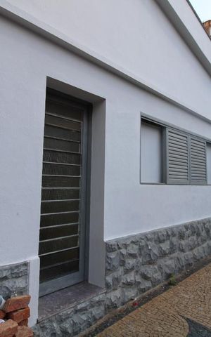 Casa à venda com 85m², 4 quartos e 6 vagasFachada