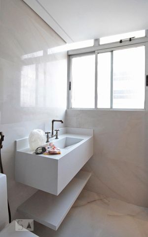 Apartamento à venda com 104m², 2 quartos e sem vagaBanheiro da Suíte