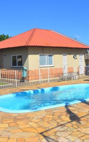 Casa de condomínio à venda com 93m², 3 quartos e 2 vagasPiscina