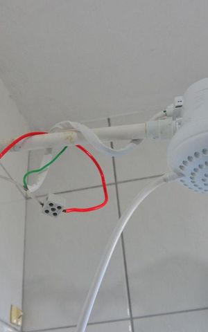 Casa de condomínio à venda com 93m², 3 quartos e 2 vagasBanheiro