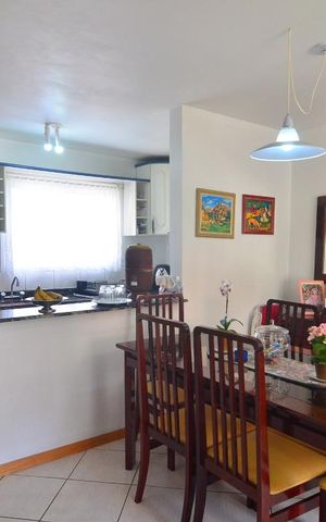 Casa de condomínio à venda com 93m², 3 quartos e 2 vagasSala
