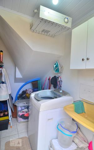Casa de condomínio à venda com 93m², 3 quartos e 2 vagasÁrea de serviço