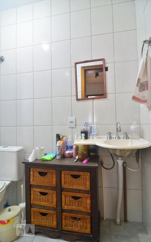 Casa de condomínio à venda com 93m², 3 quartos e 2 vagasBanheiro