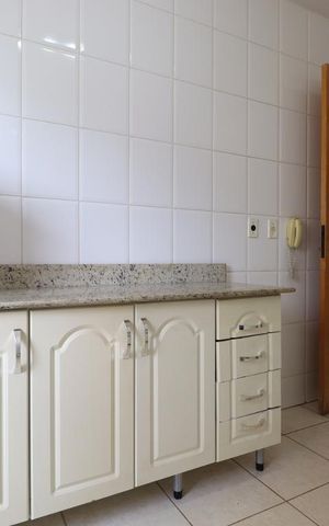 Apartamento para alugar com 68m², 2 quartos e 2 vagasCozinha