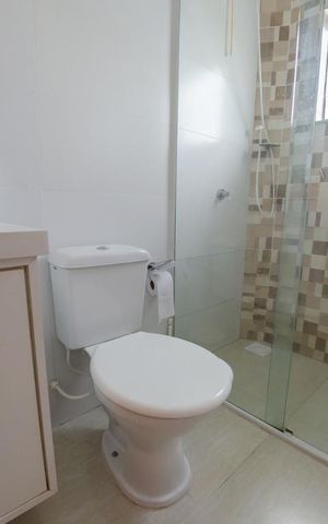 Casa para alugar com 80m², 2 quartos e 2 vagas Casa para alugar com 80m², 2 quartos e 2 vagasBanheiro