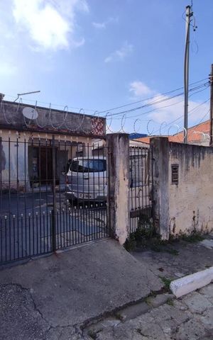 Casa para alugar com 85m², 2 quartos e sem vaga Casa para alugar com 85m², 2 quartos e sem vagaFachada