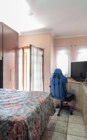 Casa à venda com 235m², 3 quartos e 4 vagas Casa à venda com 235m², 3 quartos e 4 vagasSuíte