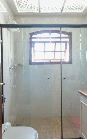 Casa à venda com 235m², 3 quartos e 4 vagas Casa à venda com 235m², 3 quartos e 4 vagasBanheiro Social